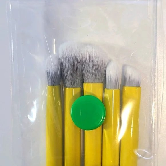 NWT Lavish Essential Eye Brush Collection - Picture 3 of 3